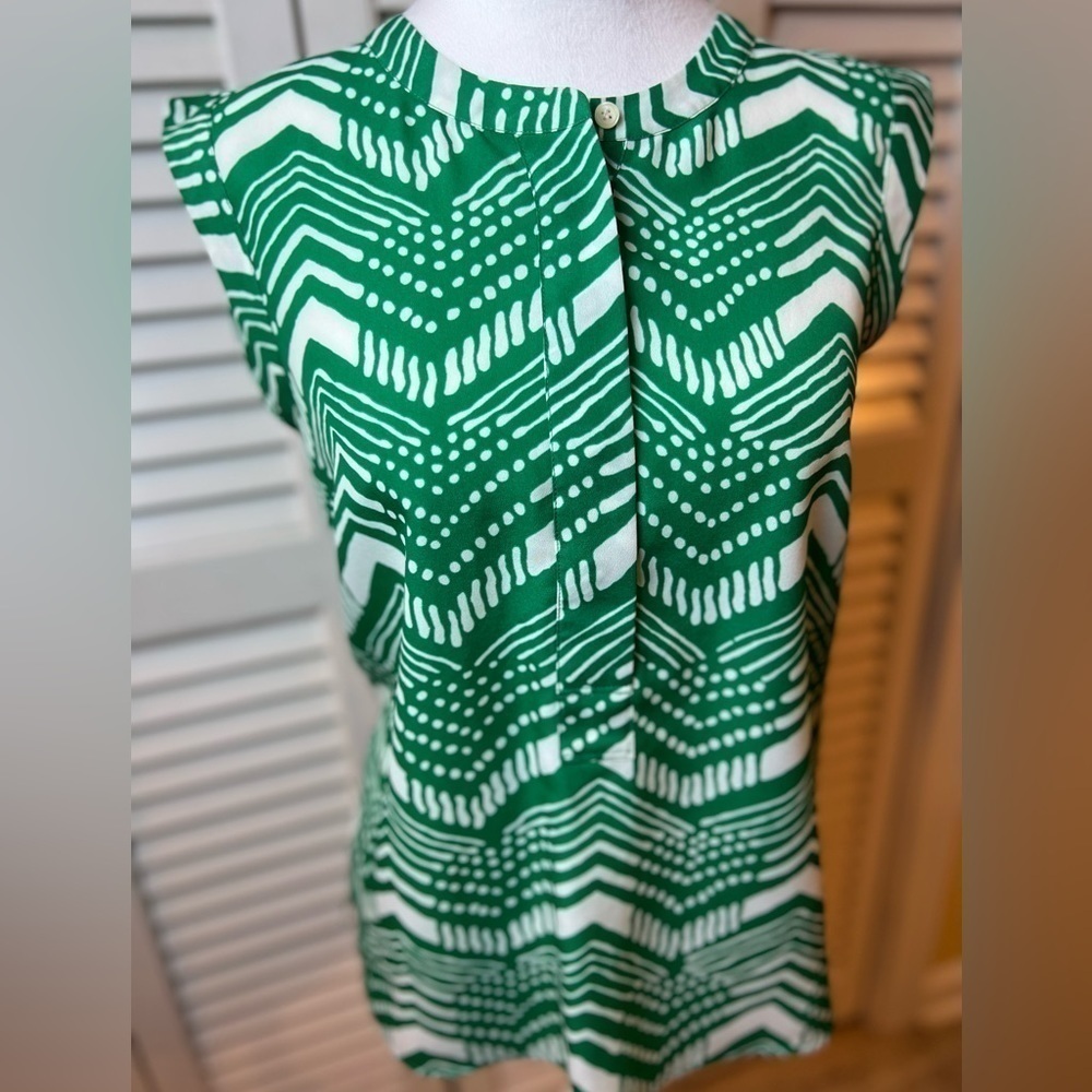 J Crew cap sleeve green and white print blouse size 00